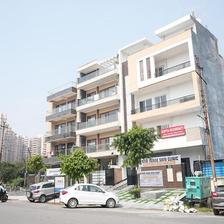 Gupta Residency Near Ajnara Heritage Noida Bagian luar foto