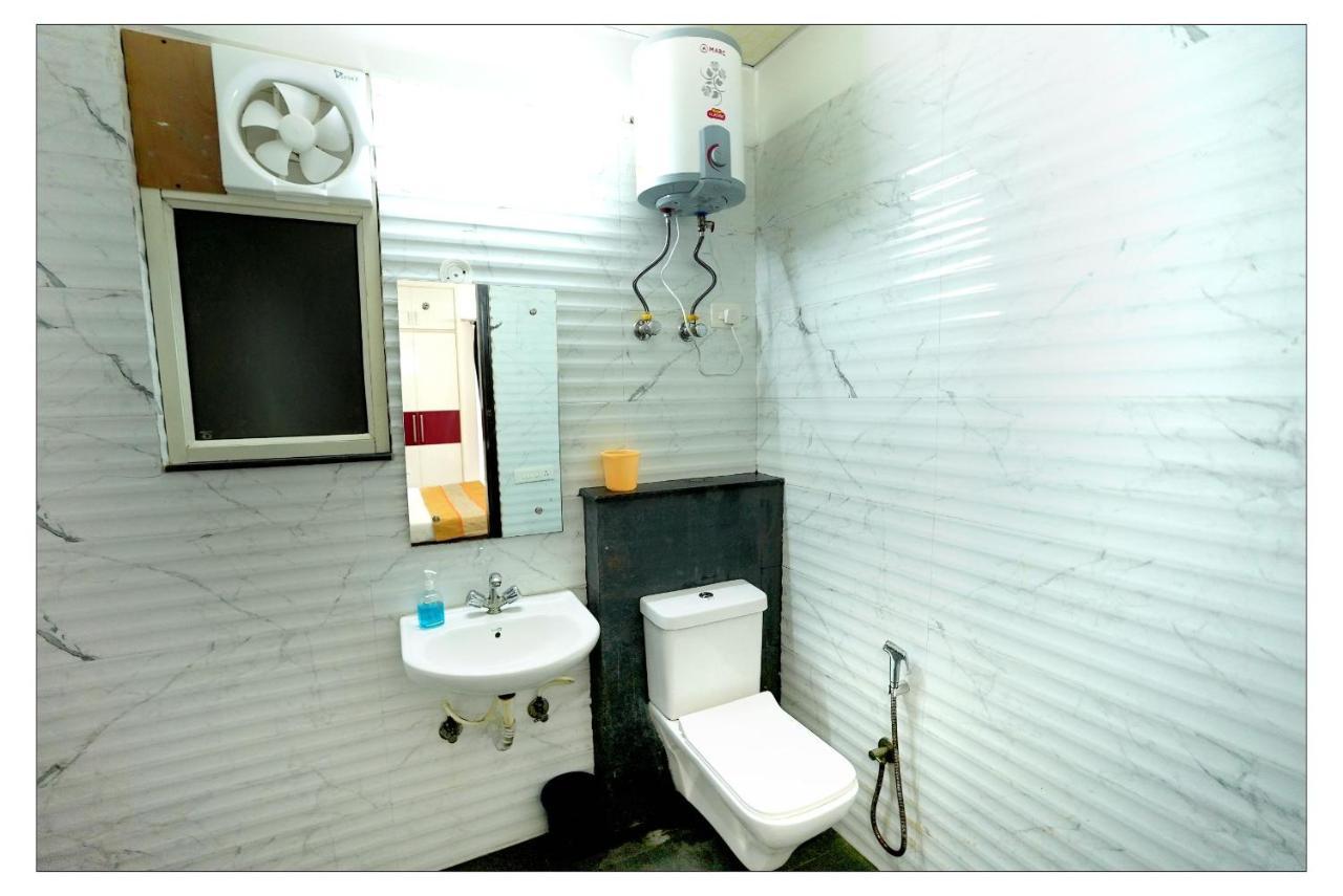 Gupta Residency Near Ajnara Heritage Noida Bagian luar foto