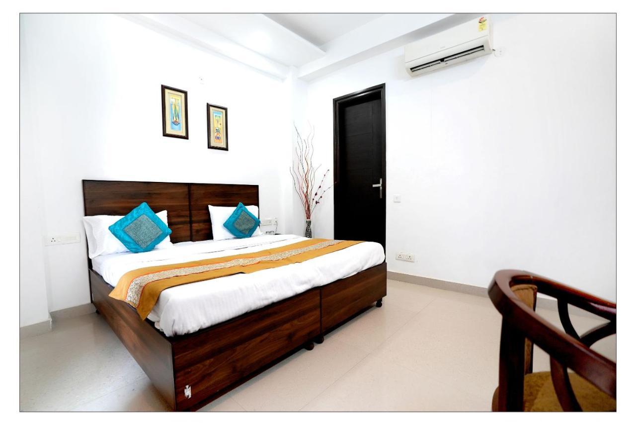 Gupta Residency Near Ajnara Heritage Noida Bagian luar foto