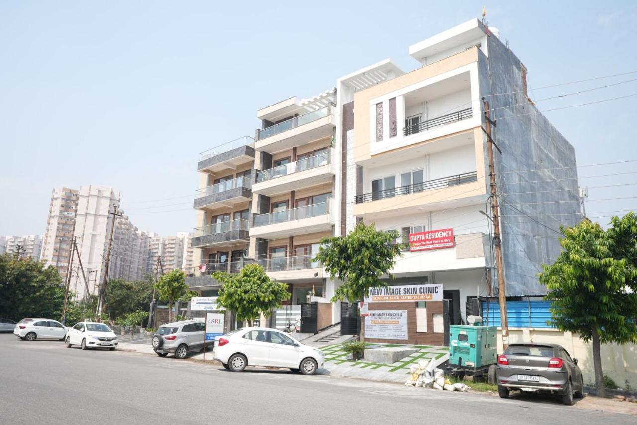 Gupta Residency Near Ajnara Heritage Noida Bagian luar foto