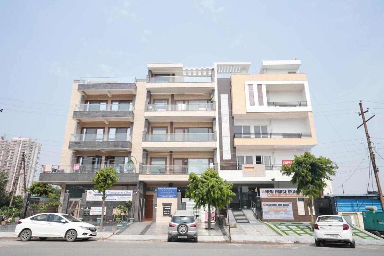 Gupta Residency Near Ajnara Heritage Noida Bagian luar foto