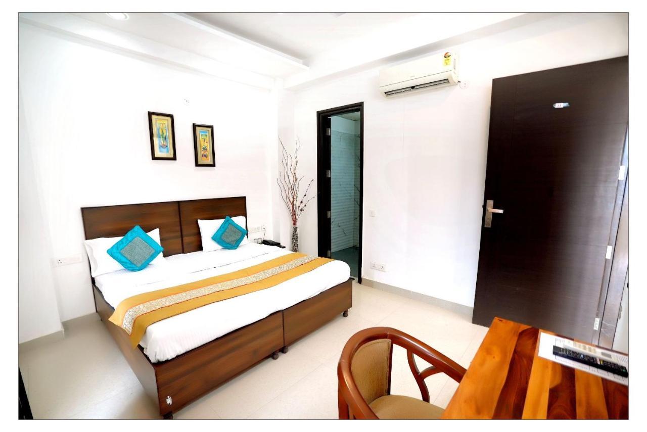 Gupta Residency Near Ajnara Heritage Noida Bagian luar foto