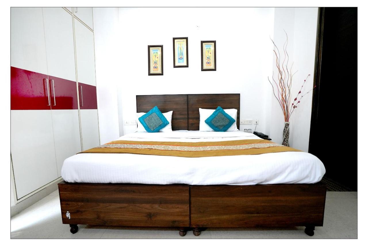 Gupta Residency Near Ajnara Heritage Noida Bagian luar foto