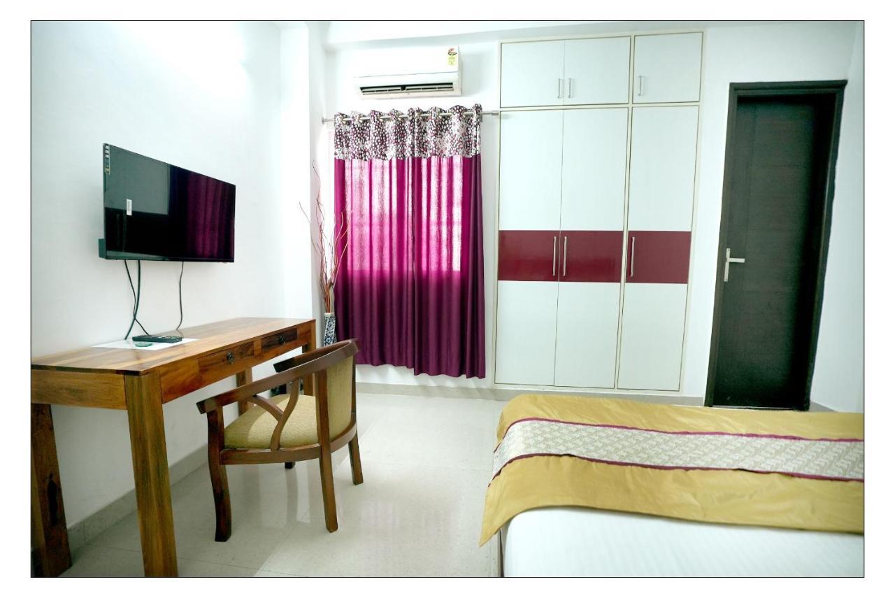 Gupta Residency Near Ajnara Heritage Noida Bagian luar foto