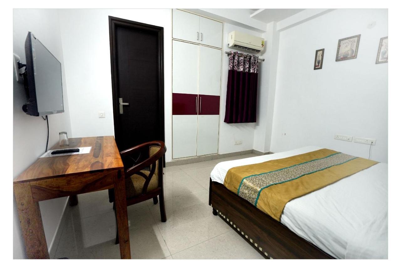 Gupta Residency Near Ajnara Heritage Noida Bagian luar foto