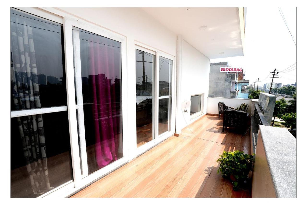 Gupta Residency Near Ajnara Heritage Noida Bagian luar foto