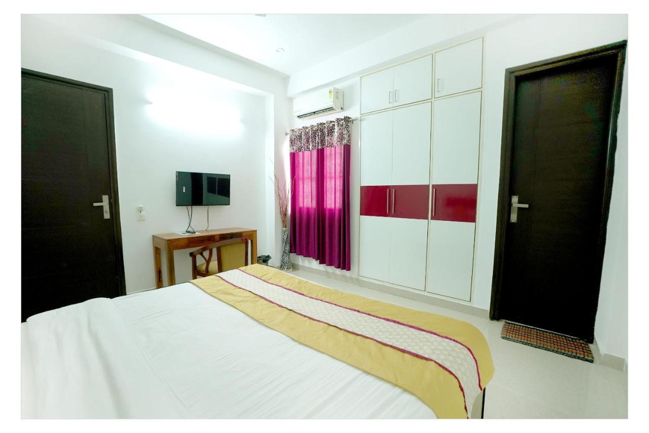 Gupta Residency Near Ajnara Heritage Noida Bagian luar foto